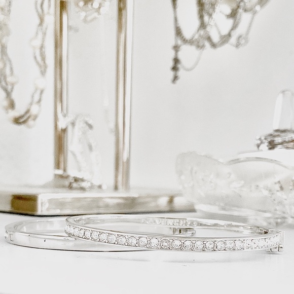 g i v e n c h y - Picture 2 of 6